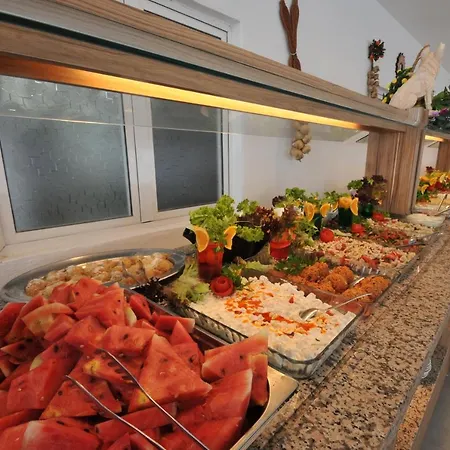 Amos Hotel 2*