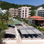 Amos Μαρμαρίς