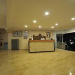 Amos 2* Μαρμαρίς