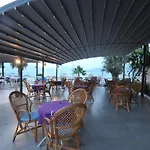 Ξενοδοχείο Amos 2*